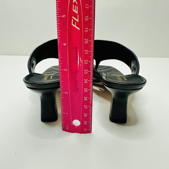 Gucci Marmont Chevron Double G 37/ US 7 Thong Heel Sandals Black Leather NIB - Picture 11 of 15